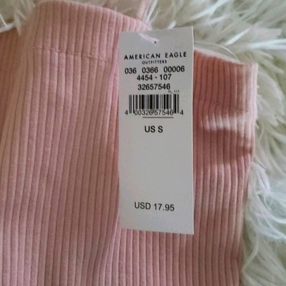 New! AE crop tank - Picture 2 of 2